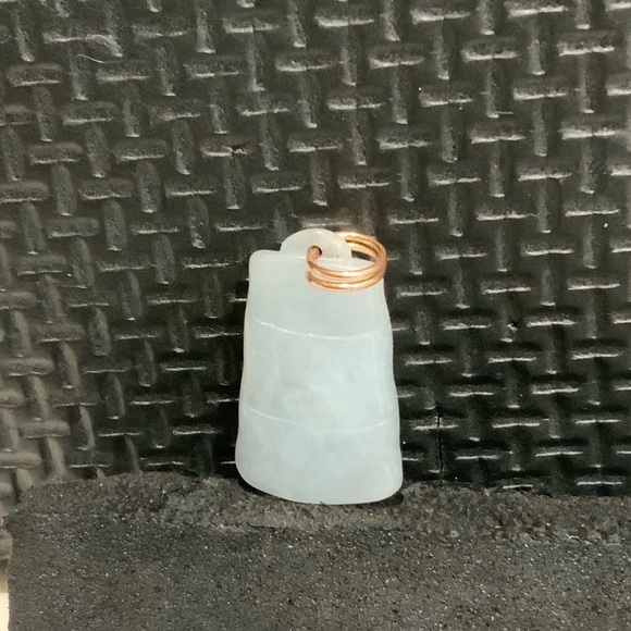 Genuine 24.5ct translucent ICE jadeite jade pendent - Picture 3 of 8